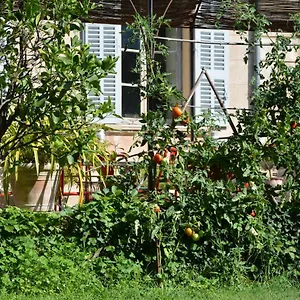 https://les-passiflores-grasse.fr-provencehotel.com